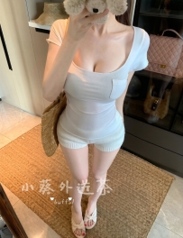 美妝博主推薦｜22歲、161cm、D罩杯，甜美親和反差系